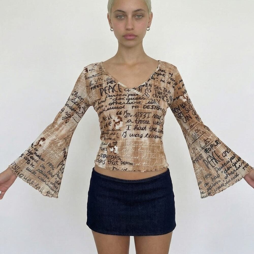 Vintage French Y2K Beige Script Print Mesh Flare Sleeve Top (S/M)